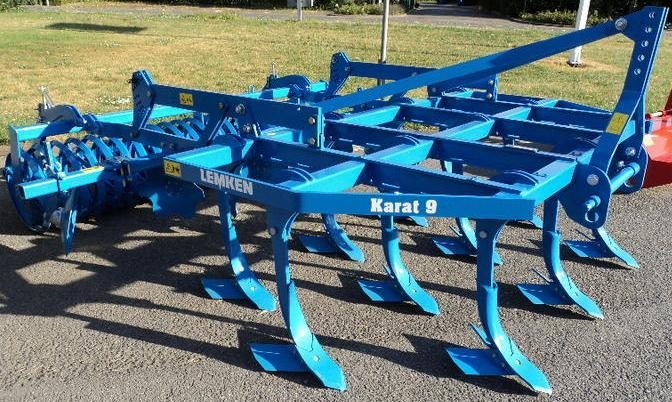 karat9_300_szarnyas_kapa-2